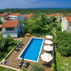  Apartment Halilovic